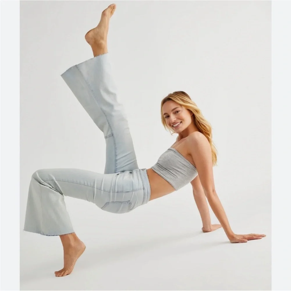 Free People Youthquake Cropped Flare Jeans in Bleach Out Light Wash - 32 - Picture 4 of 16